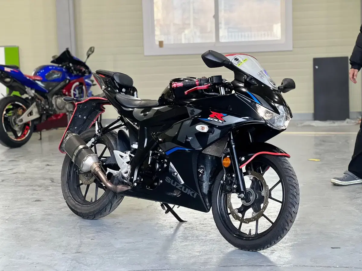 스즈키 gsxr125 2019년식 검정모델 판매합니다